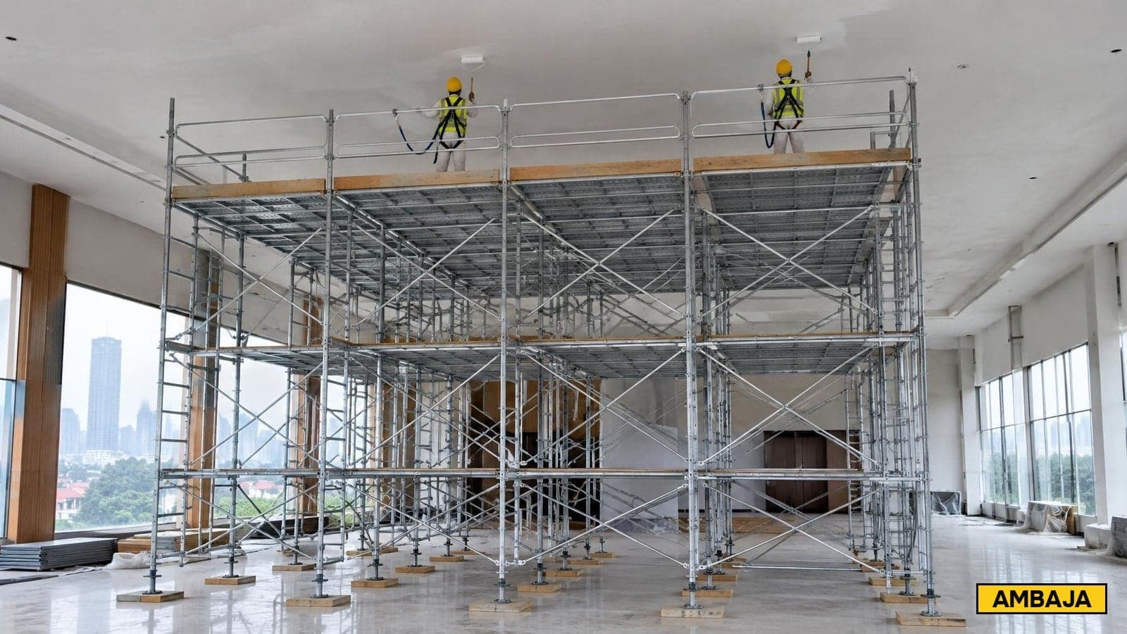Birdcage Scaffolding: Akses Plafon Tinggi Aula & Masjid